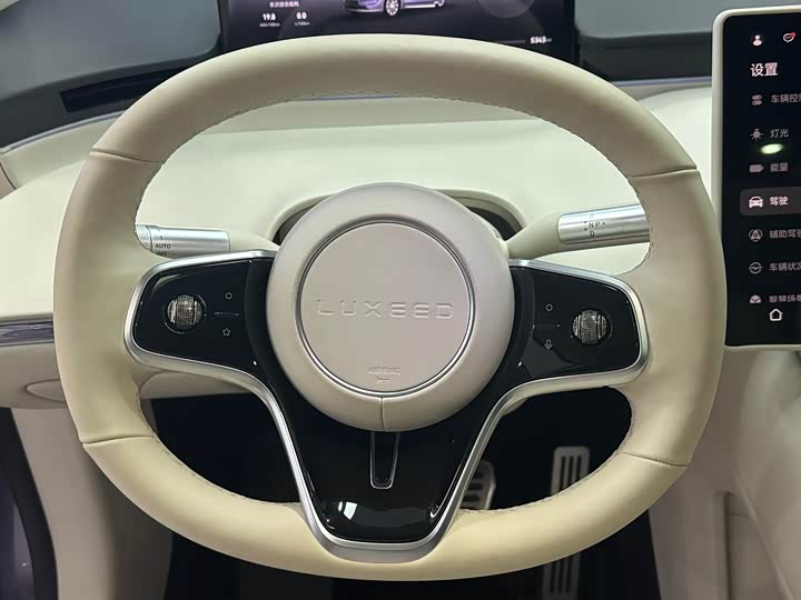 Фото 12 - Luxeed R7