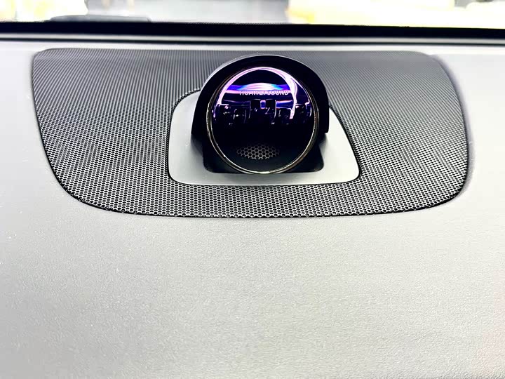 Фото 16 - Luxeed R7