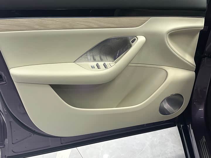 Фото 8 - Luxeed R7