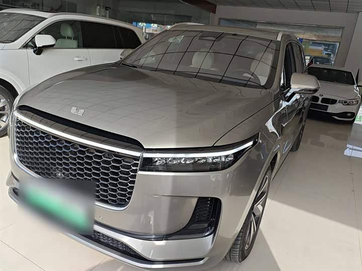 Фото 2 - LiXiang One