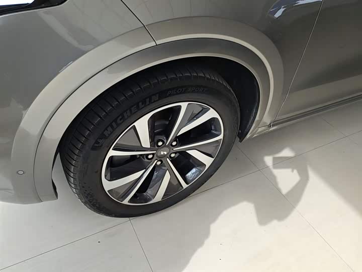 Фото 5 - LiXiang One