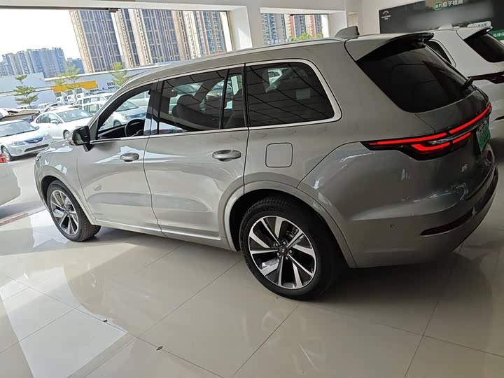 Фото 6 - LiXiang One