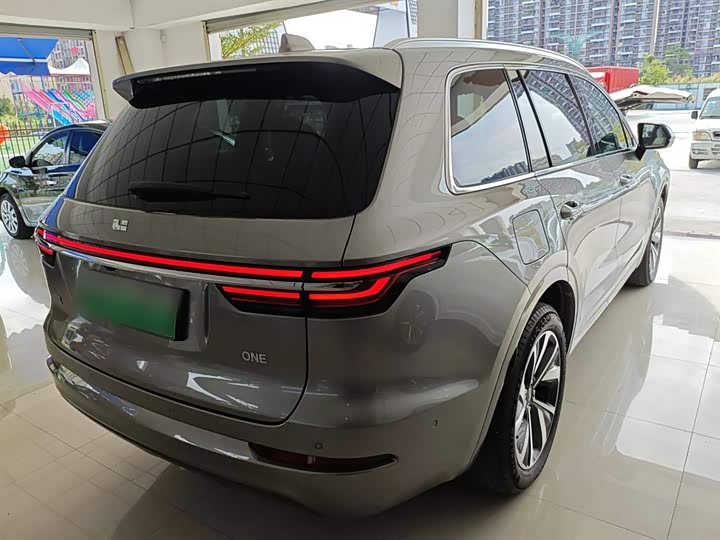 Фото 9 - LiXiang One