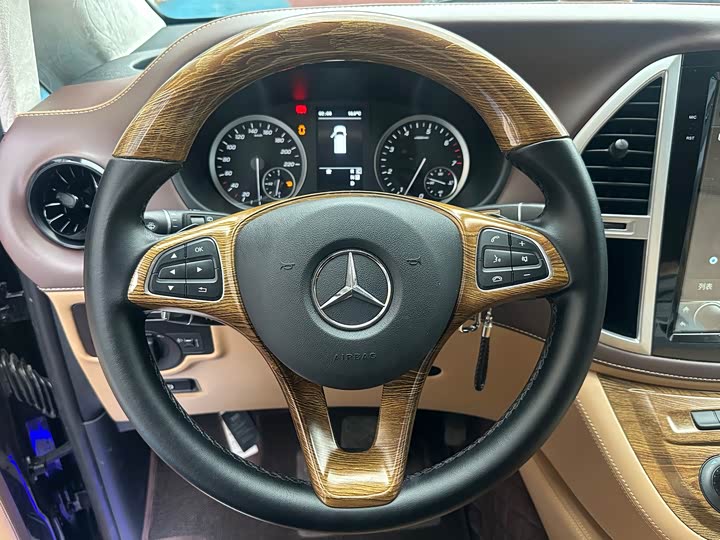 Фото 11 - Mercedes-Benz Vito