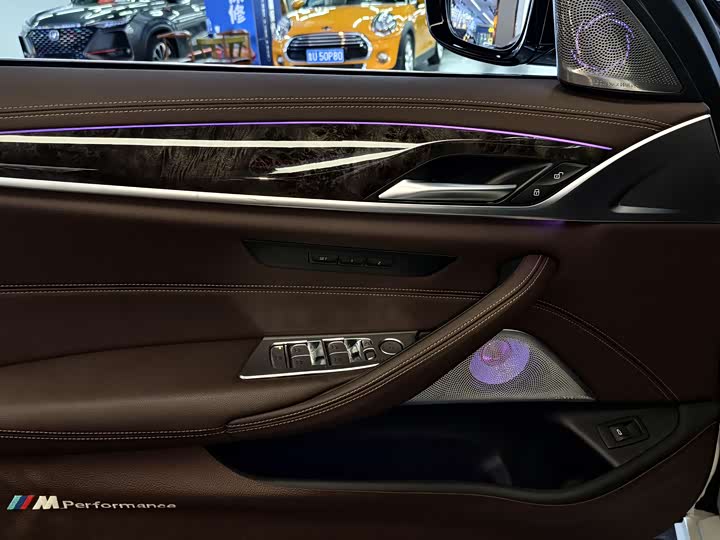 Фото 8 - BMW 5 Series