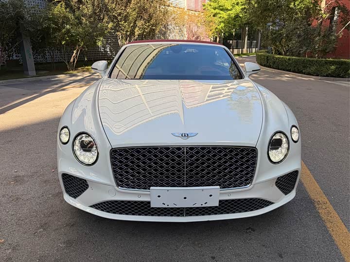 Фото 3 - Bentley Continental GT