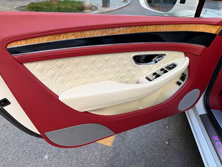 Фото 4 - Bentley Continental GT