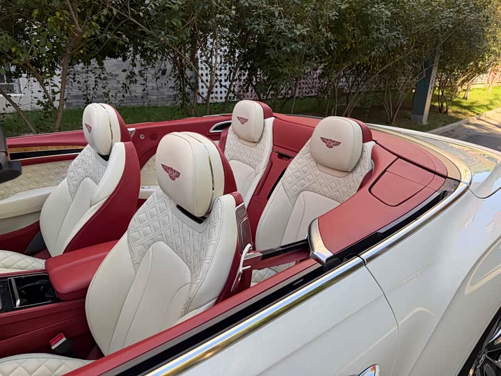 Фото 8 - Bentley Continental GT