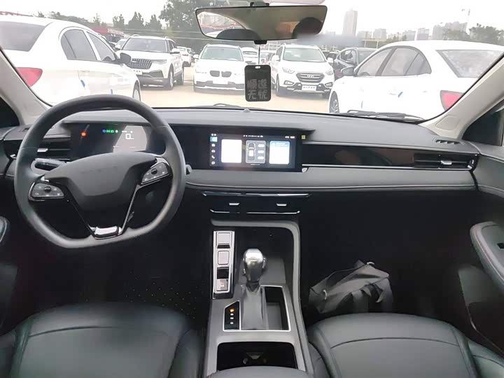 Фото 10 - Roewe i5