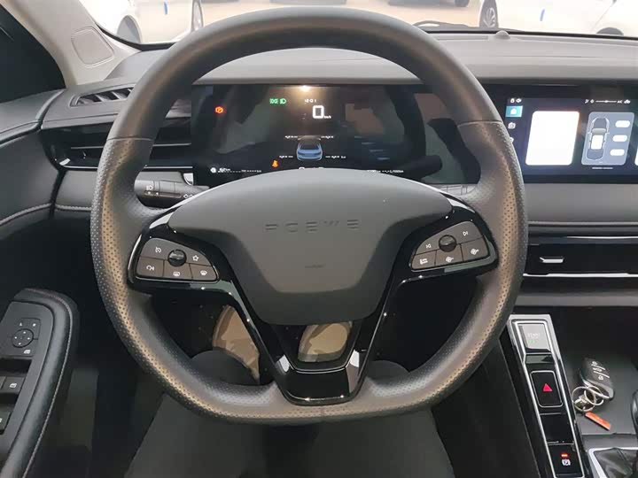 Фото 11 - Roewe i5