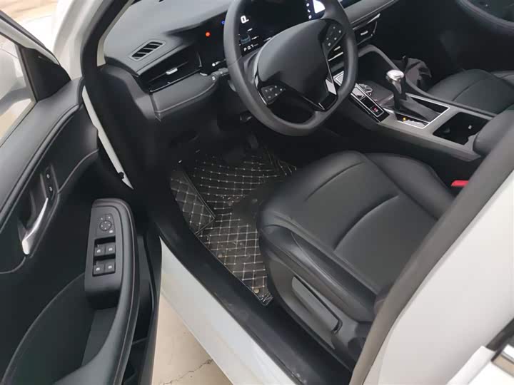 Фото 16 - Roewe i5