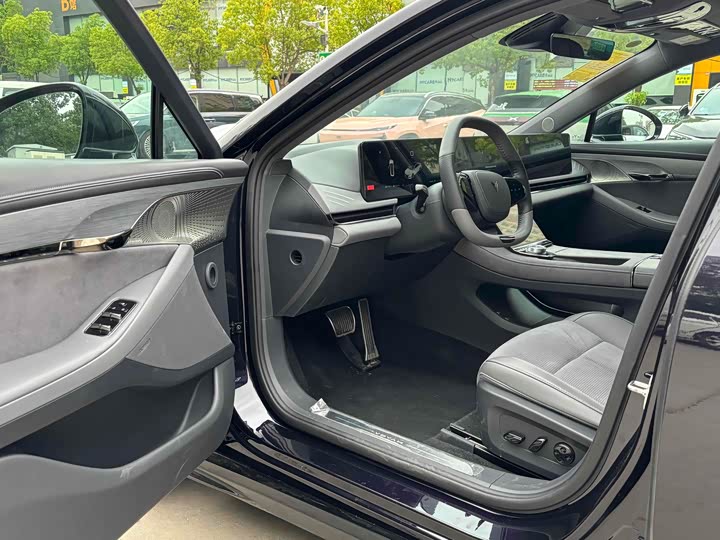 Фото 3 - Voyah Passion