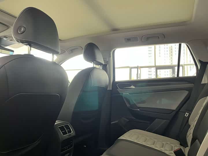 Фото 8 - Volkswagen Tayron