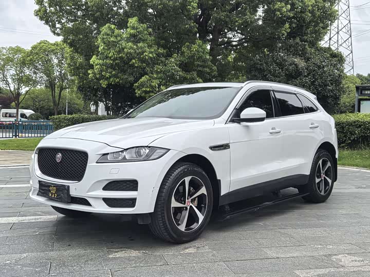 Фото 1 - Jaguar F-Pace