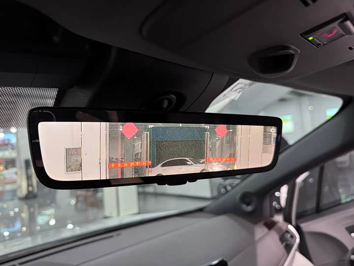 Фото 13 - Toyota Granvia