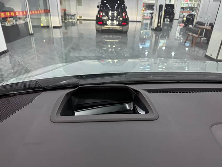 Фото 14 - Toyota Granvia