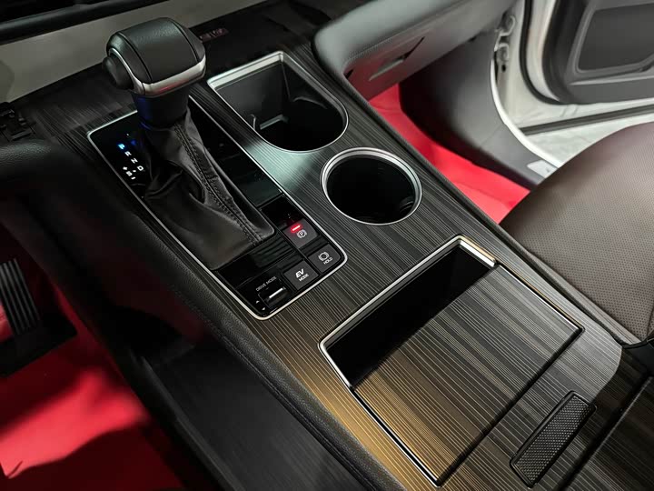 Фото 16 - Toyota Granvia