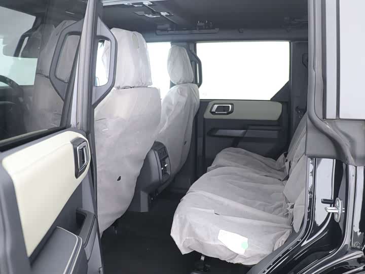 Фото 11 - Ford Bronco