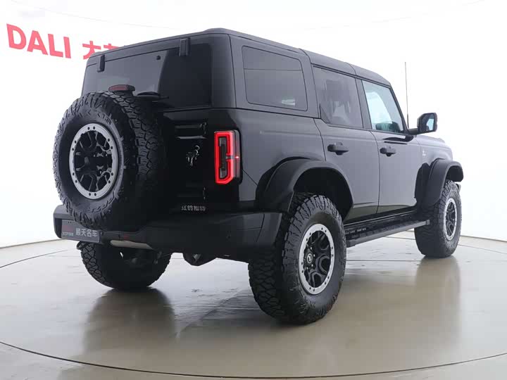 Фото 16 - Ford Bronco