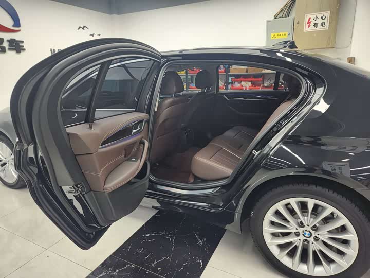 Фото 8 - BMW 5 Series