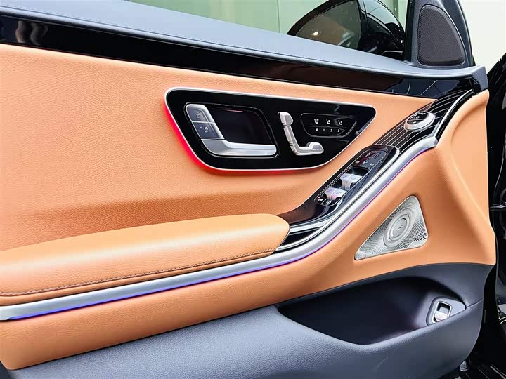 Фото 11 - Mercedes-Benz S-Class