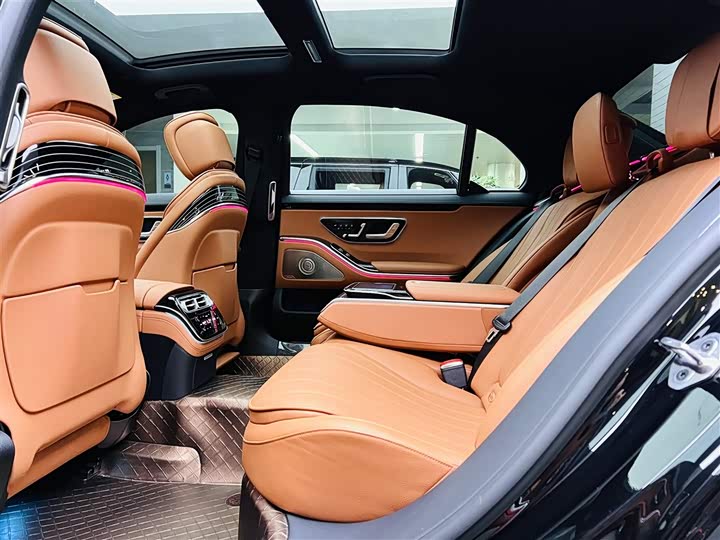 Фото 15 - Mercedes-Benz S-Class