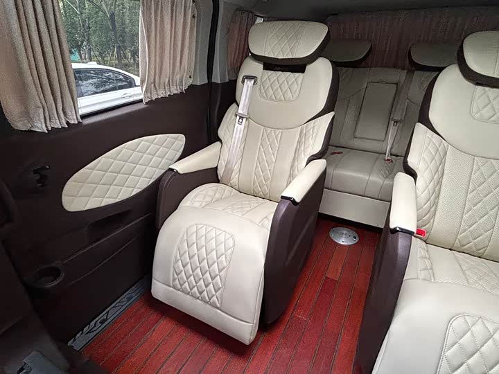 Фото 17 - Ford Tourneo