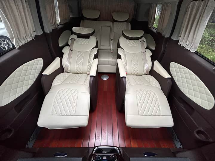 Фото 18 - Ford Tourneo