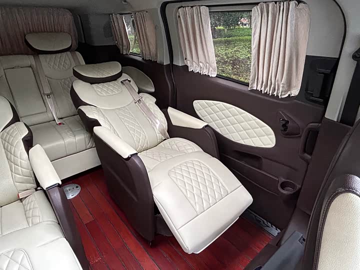 Фото 19 - Ford Tourneo