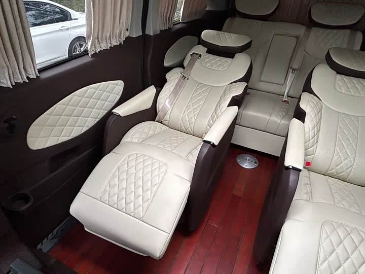 Фото 20 - Ford Tourneo