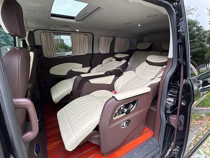 Фото 22 - Ford Tourneo