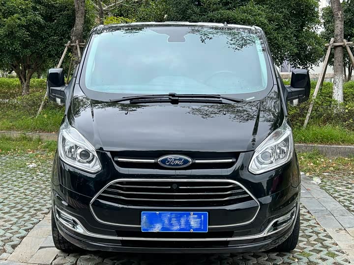 Фото 3 - Ford Tourneo