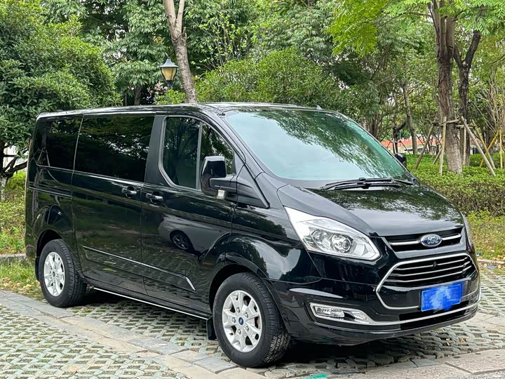Фото 4 - Ford Tourneo