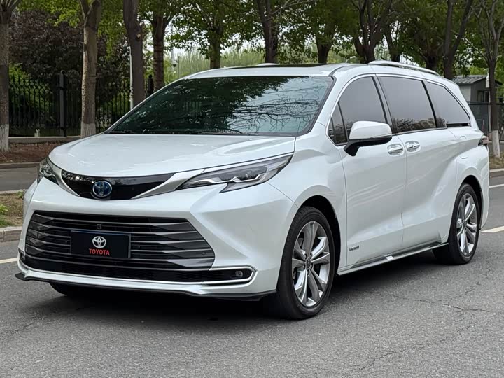 Фото 3 - Toyota Sienna