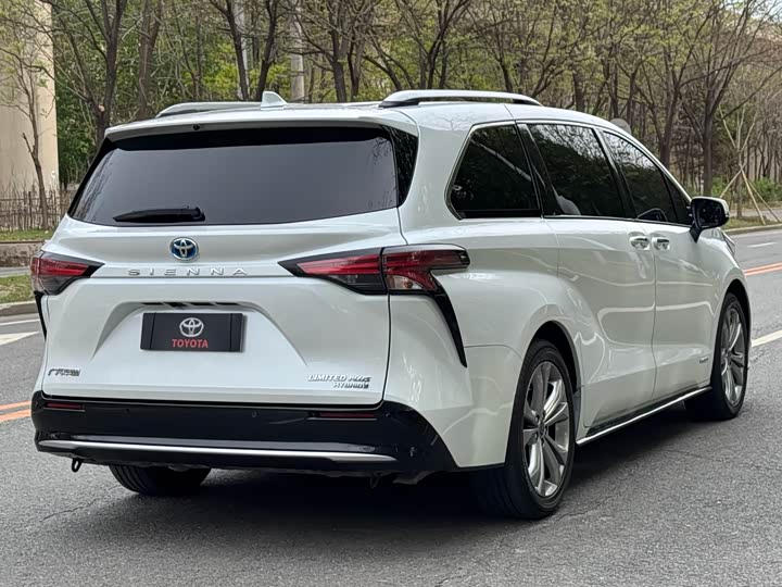 Фото 5 - Toyota Sienna