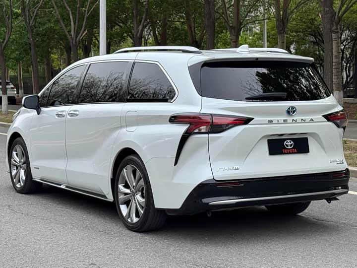 Фото 6 - Toyota Sienna