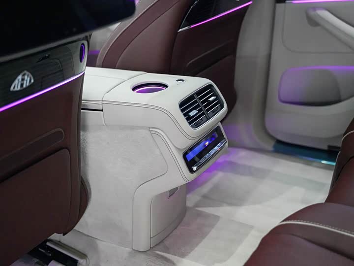 Фото 13 - Mercedes-Benz Maybach GLS