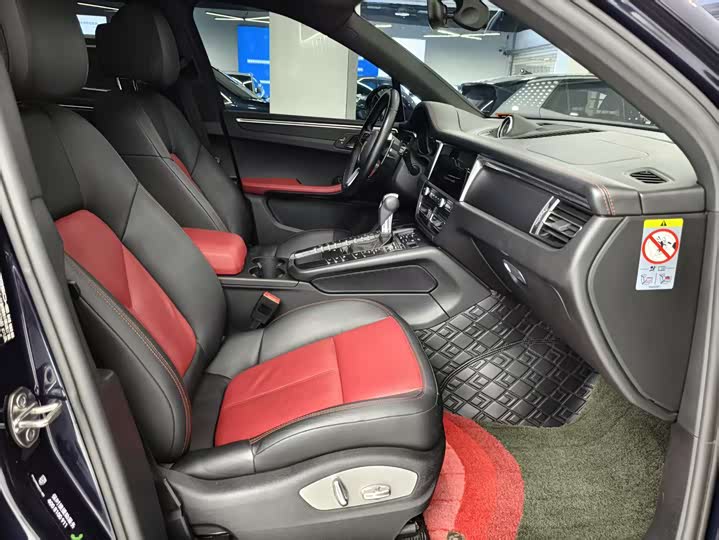 Фото 13 - Porsche Macan