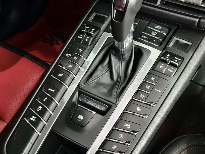 Фото 14 - Porsche Macan