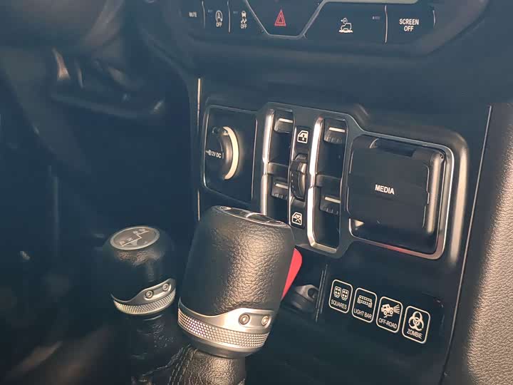 Фото 15 - Jeep Wrangler