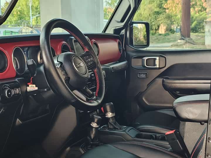 Фото 7 - Jeep Wrangler