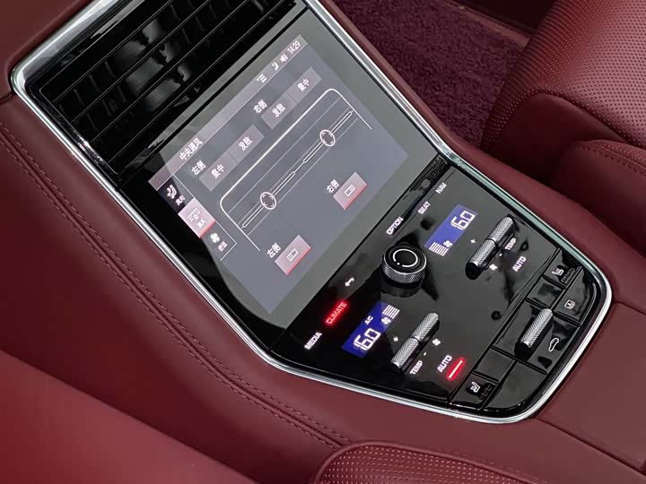 Фото 10 - Porsche Panamera