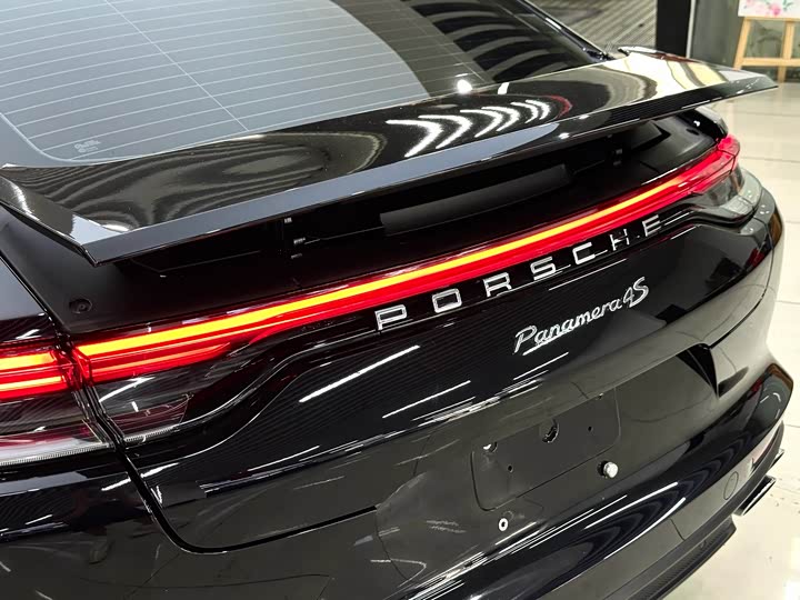 Фото 22 - Porsche Panamera