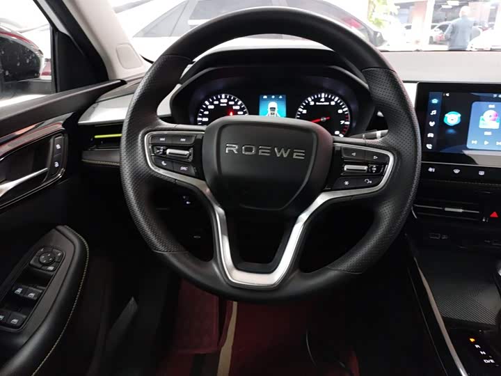 Фото 11 - Roewe i5