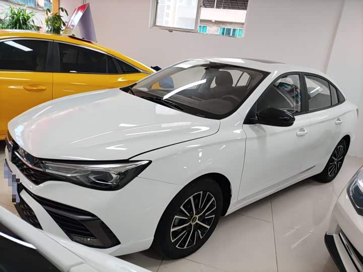 Фото 2 - Roewe i5