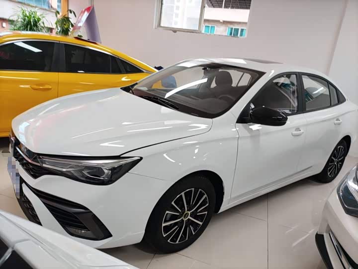 Фото 5 - Roewe i5