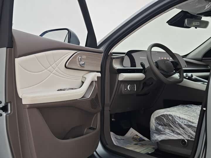 Фото 16 - Exeed RX C-DM Hybrid