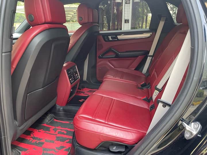 Фото 11 - Porsche Cayenne