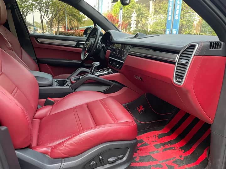 Фото 9 - Porsche Cayenne