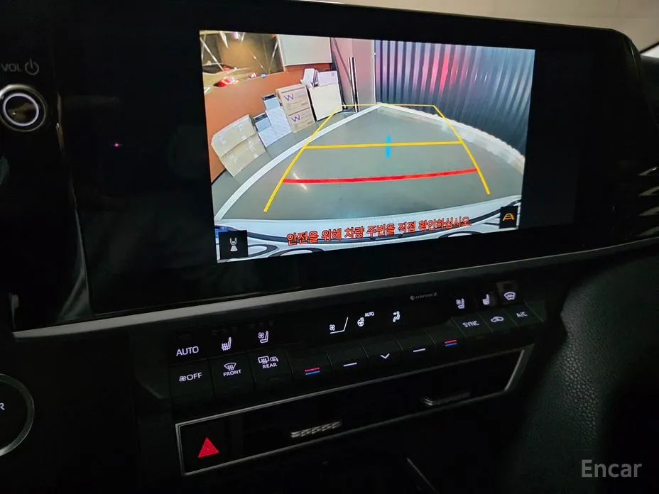 Фото 14 - Toyota Camry